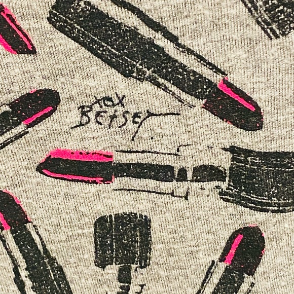 Betsey Johnson 💄 Lipstick Tank with Wide Arm opening for a fun workout attire - Picture 2 of 8